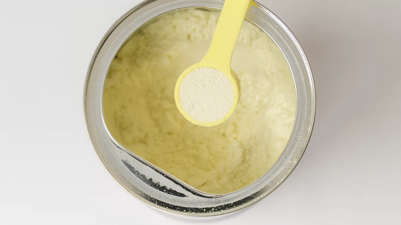 Ребенок плохо ест смесь на козьем молоке — чем помочь?