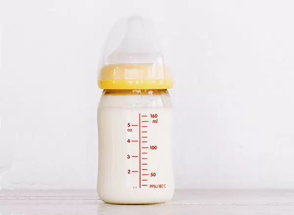До какого возраста можно кормить ребенка молочной смесью