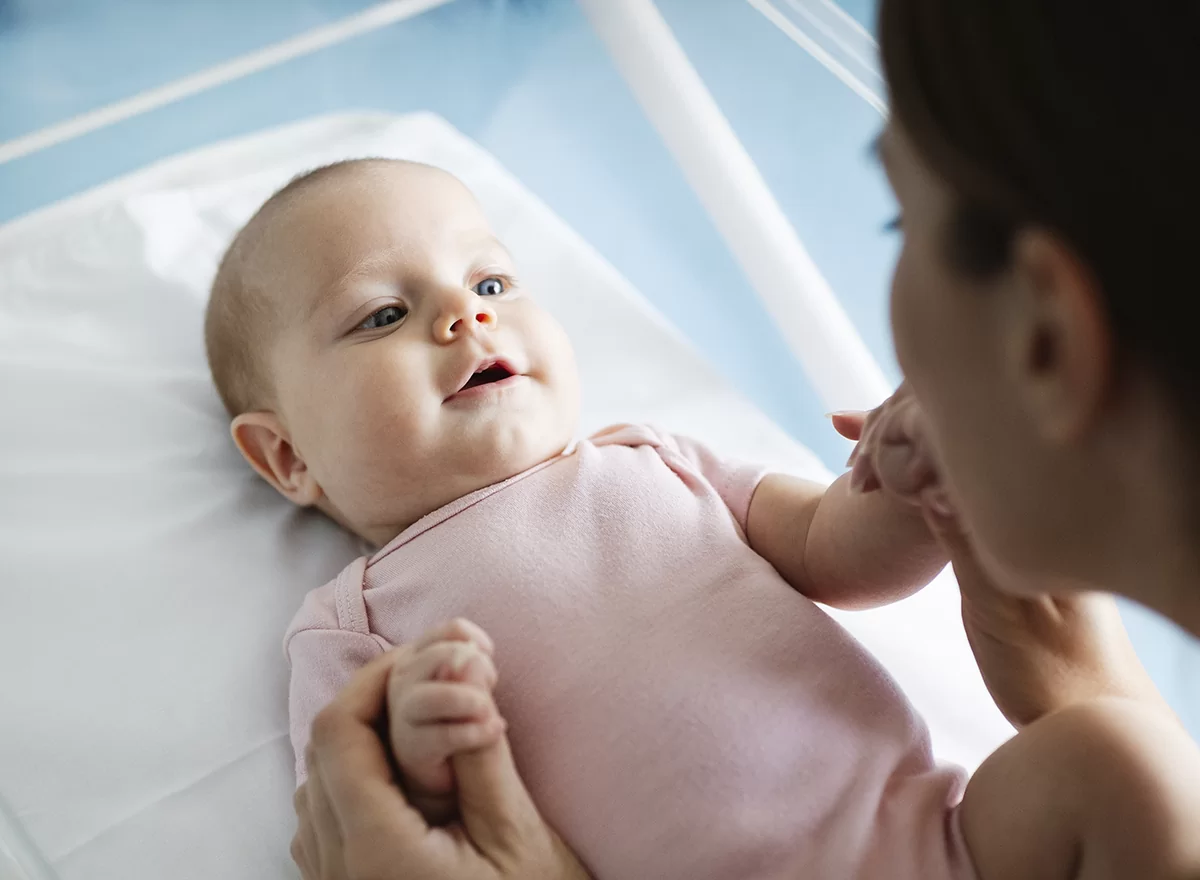 Меконий у новорожденны: что это такое и каким он должен быть