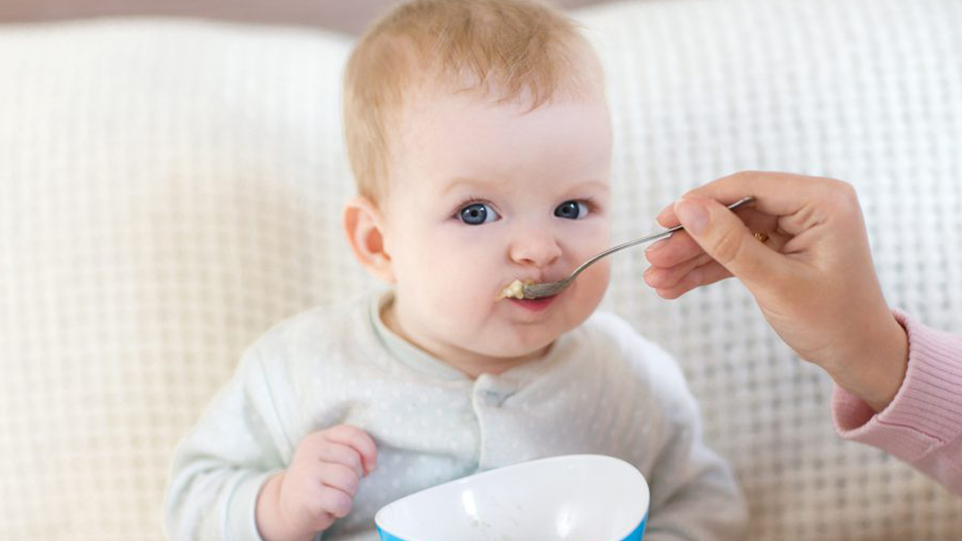 Ребенок мало ест... в 4 месяца не более 100мл за раз. У кого нибудь было такое?